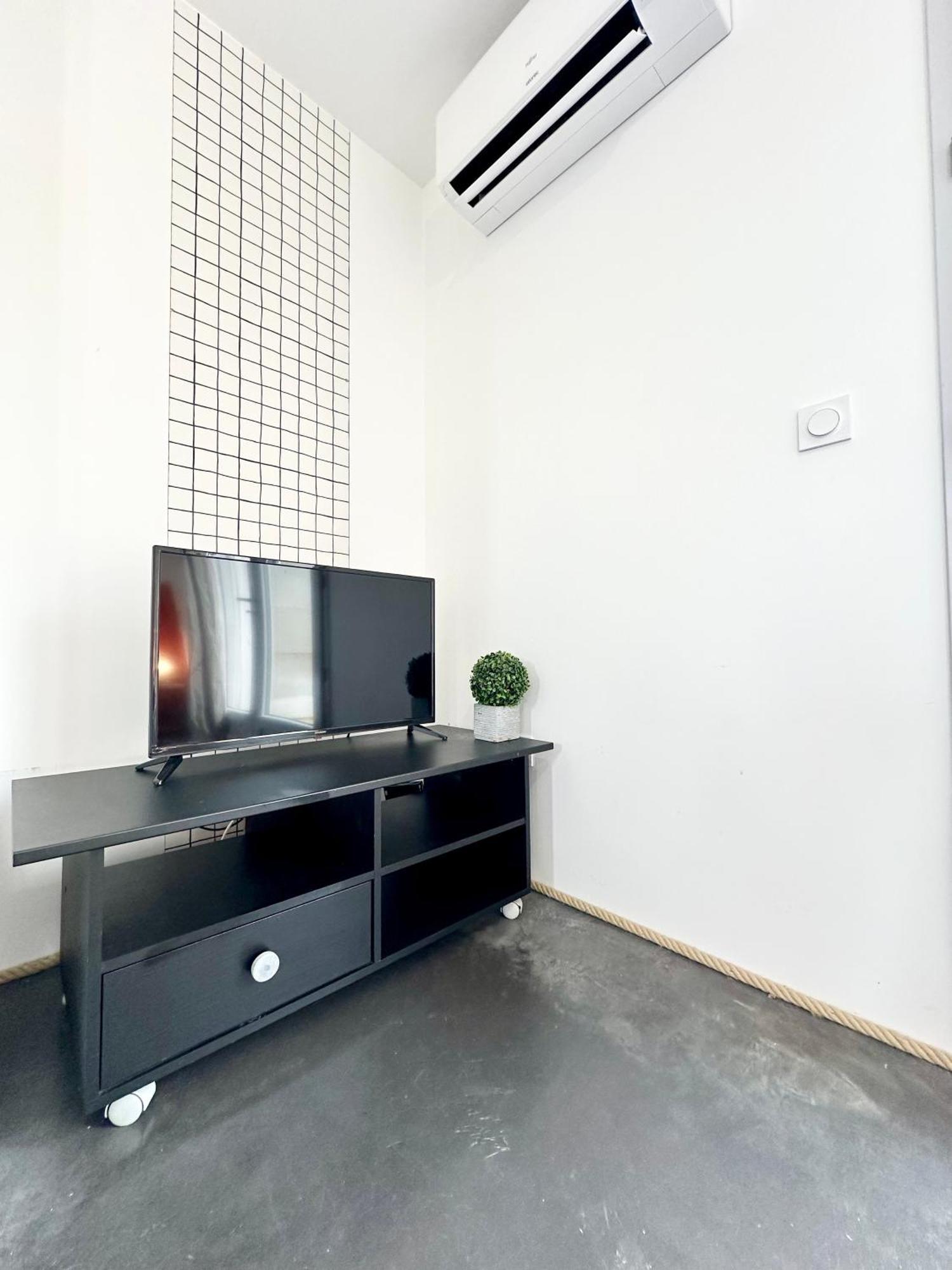 La Fabrique - Parking - Exterieur - Clim - Fibre Apartment Mont-de-Marsan Ngoại thất bức ảnh