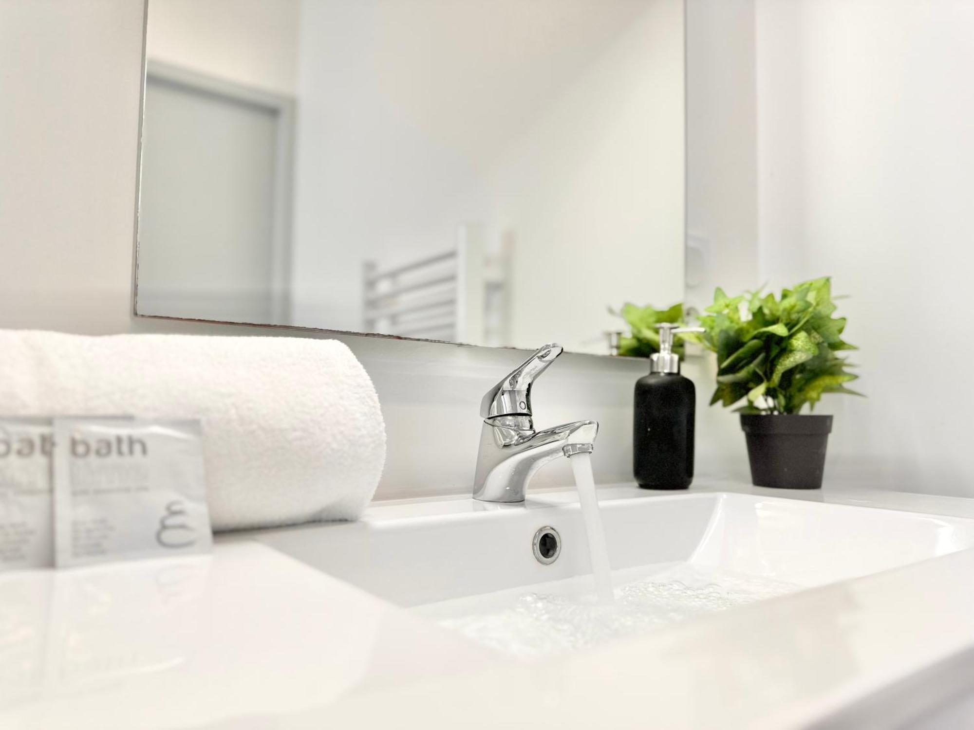 La Fabrique - Parking - Exterieur - Clim - Fibre Apartment Mont-de-Marsan Ngoại thất bức ảnh